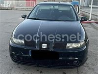 Usado Seat Leon Sport 150 CV (110 kW) 2002 Negro Utilitario