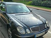 Usado Mercedes E270 Elegance 177 CV (130 kW) 2005 Gris / plata Berlina