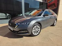 Usado Skoda Octavia Selection 150 CV (110 kW) 2024 Gris / plata Berlina