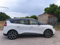 Usado Renault Grand Scénic Zen 140 CV (102 kW) 2021 Verde Monovolumen