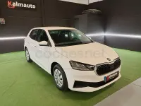 Usado Skoda Fabia Essence 80 CV (58 kW) 2023 Blanco Utilitario