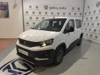 Usado Peugeot Rifter Active 100 CV (73 kW) 2022 Blanco Monovolumen