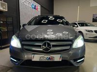 Usado Mercedes B180 109 CV (80 kW) 2013 Gris / plata Monovolumen