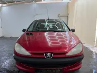 Usado Peugeot 206 75 CV (55 kW) 2000 Granate Berlina