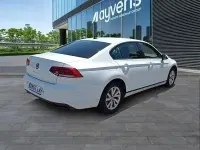 Usado VW Passat Business 122 CV (89 kW) 2021 Blanco Berlina