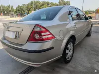 Usado Ford Mondeo Ghia 130 CV (95 kW) 2003 Gris / plata Berlina