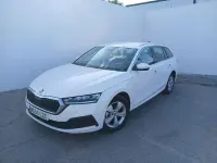 Usado Skoda Octavia Active 115 CV (84 kW) 2022 Blanco Familiar