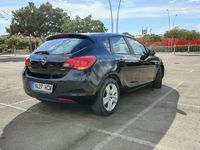 Usado Opel Astra Selective 110 CV (80 kW) 2011 Negro Berlina