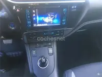 Usado Toyota Auris Hybrid 136 CV (100 kW) 2016 Gris / plata Berlina
