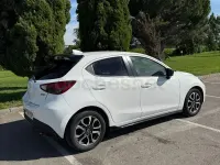 Usado Mazda 2 90 CV (66 kW) 2019 Blanco Berlina