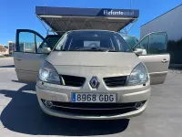 Usado Renault Scénic Dynamique 130 CV (95 kW) 2008 Beige Monovolumen