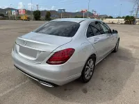 Usado Mercedes C220 Avantgarde 170 CV (125 kW) 2014 Gris / plata Berlina