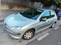 Usado Peugeot 206 70 CV (51 kW) 2006 Gris / plata Berlina