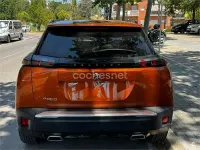 Usado Peugeot 2008 Allure 130 CV (95 kW) 2023 Naranja SUV