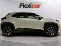 Usado Toyota Yaris Hybrid Active 116 CV (85 kW) 2022 Blanco