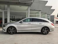 Usado Mercedes CLA200 Shooting Brake 136 CV (100 kW) 2017 Gris / plata Familiar