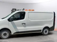 Usado Renault Trafic 110 CV (80 kW) 2022 Blanco Monovolumen