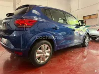 Usado Dacia Sandero Comfort 101 CV (74 kW) 2022 Azul Berlina