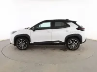 Usado Toyota Yaris Cross Sport 131 CV (96 kW) 2025 Blanco SUV