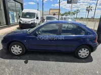 Usado Rover 25 103 CV (75 kW) 2000 Azul Utilitario