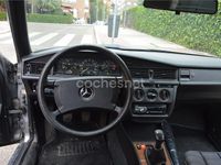 Usado Mercedes 190 126 CV (92 kW) 1988 Gris / plata Berlina