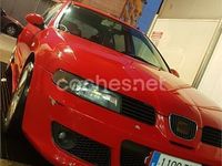 Usado Seat Leon 150 CV (110 kW) 2002 Rojo Berlina