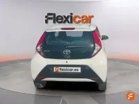 Usado Toyota Aygo X-cite 72 CV (52 kW) 2019 Blanco Utilitario
