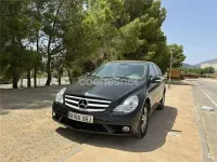 Usado Mercedes R280 190 CV (139 kW) 2008 Negro Familiar