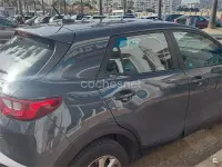 Usado Kia Stonic 84 CV (61 kW) 2023 Gris / plata SUV