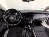 Usado Skoda Kamiq Active 95 CV (69 kW) 2022 Blanco SUV