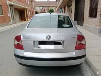 Usado VW Passat Edition 100 CV (73 kW) 2003 Gris / plata Berlina