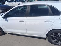 Usado Hyundai i30 96 CV (70 kW) 2025 Blanco Berlina