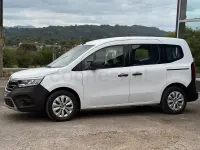 Usado Renault Kangoo Equilibre 95 CV (69 kW) 2022 Blanco Monovolumen