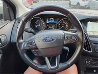 Usado Ford Focus Trend 125 CV (91 kW) 2018 Beige Berlina
