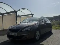 Usado Peugeot 308 SW Style 115 CV (84 kW) 2015 Marrón Familiar