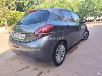Usado Peugeot 208 Style 82 CV (60 kW) 2017 Negro Utilitario