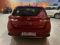 Usado Toyota Auris Active 116 CV (85 kW) 2016 Granate Berlina