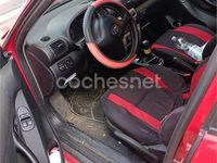 Usado Seat Leon 110 CV (80 kW) 2005 Rojo Berlina