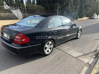 Usado Mercedes E320 Avantgarde 204 CV (150 kW) 2004 Negro Berlina