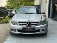 Usado Mercedes C220 Elegance 170 CV (125 kW) 2008 Gris / plata Berlina