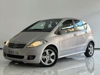 Usado Mercedes A180 Avantgarde 109 CV (80 kW) 2007 Gris Utilitario
