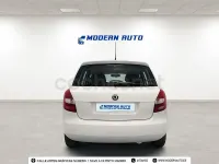 Usado Skoda Fabia 60 CV (44 kW) 2010 Blanco Berlina