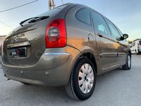 Usado Citroën Xsara Picasso Exclusive 110 CV (80 kW) 2009 Marrón Monovolumen