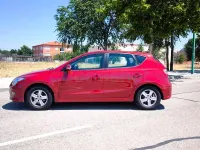 Usado Hyundai i30 Comfort 109 CV (80 kW) 2011 Granate Berlina