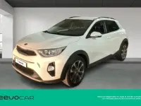 Usado Kia Stonic 100 HP (73 kW) 2019 Branco SUV