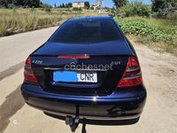 Usado Mercedes E220 Classic 143 CV (105 kW) 2003 Azul Berlina