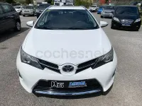 Usado Toyota Auris Live 124 CV (91 kW) 2014 Blanco Familiar