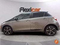 Usado Toyota Yaris Hybrid Active 100 CV (73 kW) 2018 Gris Utilitario