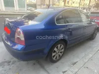 Usado VW Passat Trendline 130 CV (95 kW) 2001 Azul Berlina