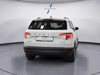 Usado Skoda Karoq Ambition 150 CV (110 kW) 2020 Blanco SUV